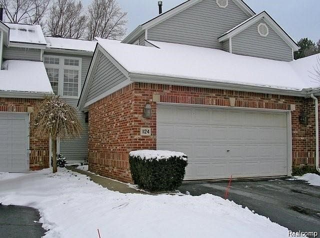 Exterior_1124_Fairways_Blvd_Troy.jpg