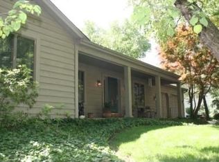 350 Strawbridge Dr, Chesterfield, MO 63017