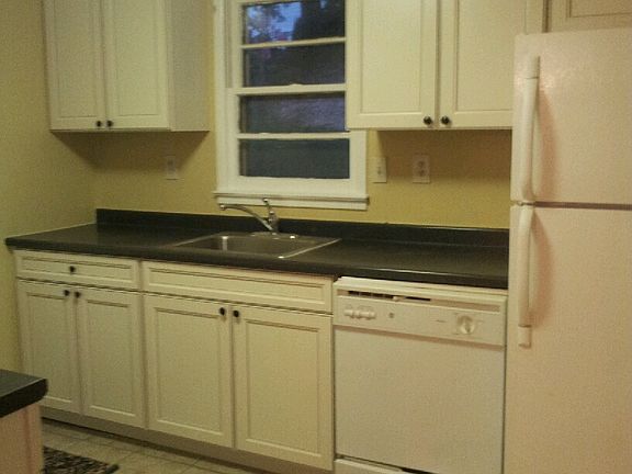 3rd image of 3216 Berkley Ln