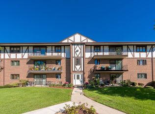 11018 Theresa Cir #2D, Palos Hills, IL 60465