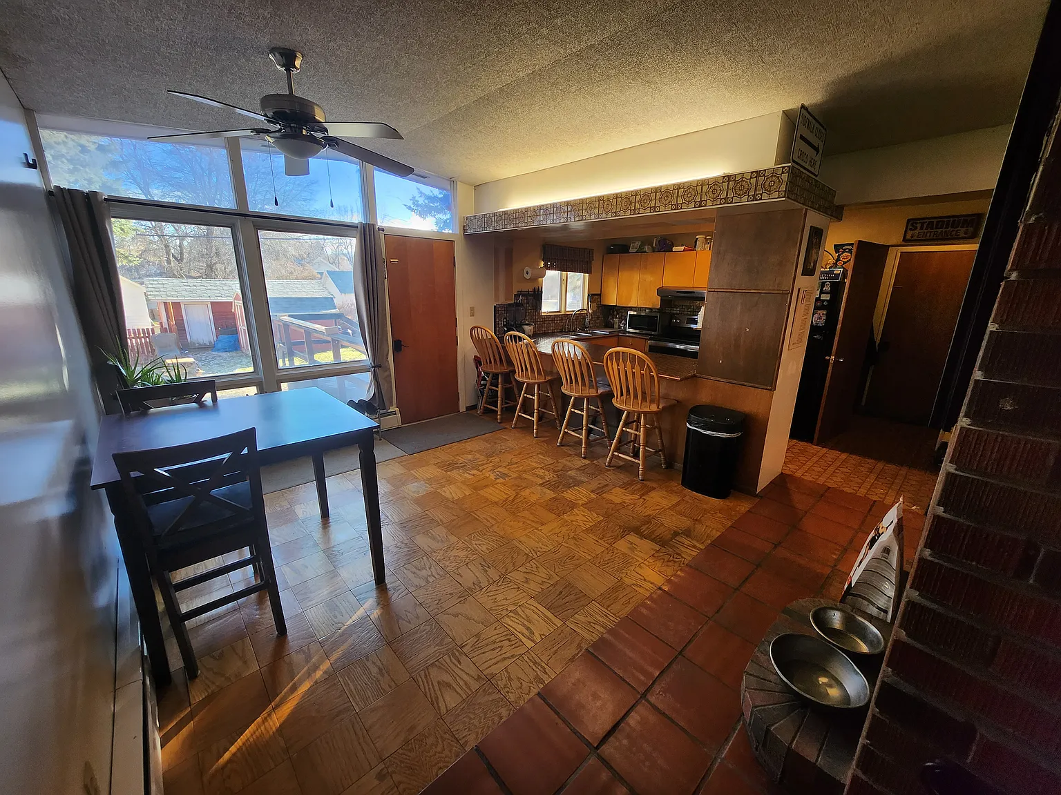 5 bed, 2444 sqft, $950 — Photo 3