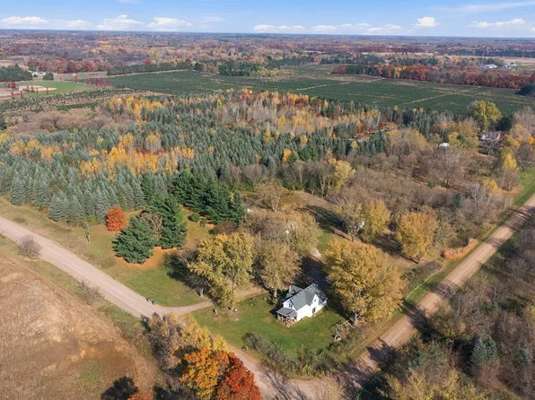 33729 Blackfoot St NW, Cambridge, MN 55008