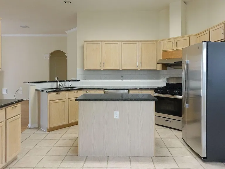 20735 Spring Rose Dr — Photo 7