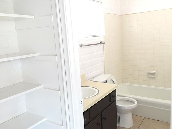 4th image of 3427 E Monte Vista Dr