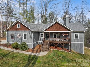 72 Summer Shade Ct, Hendersonville, NC 28792