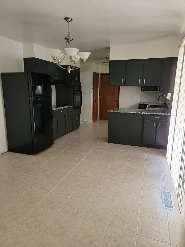 3 bed, 1368 sqft, $2,200 — Photo 4