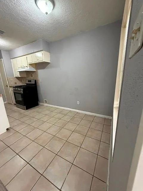 3 bed, 2.0 bath, 1135 sqft, $1,500 — Photo 3