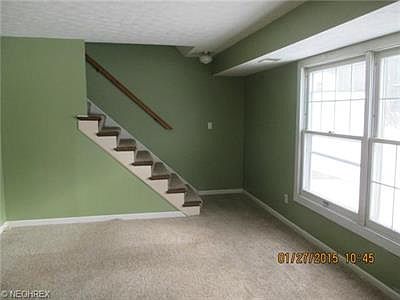 3rd image of 220 Canterbury Ln #D-33