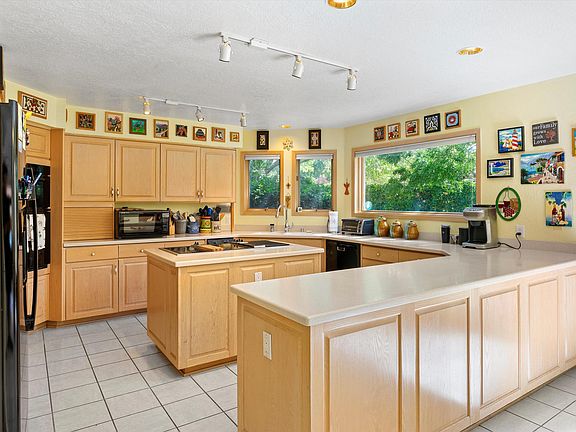 5th image of 9406 Seabrook Dr NE