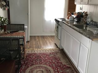 203 E Maple St APT 4, Hartville, OH