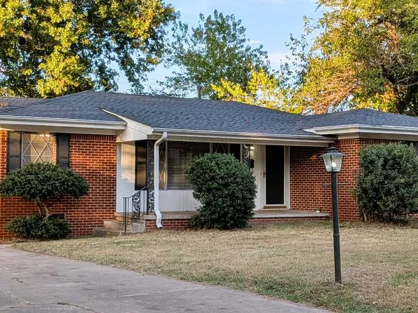 136 E Powell St, Claremore, OK 74017