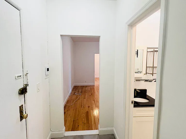 31-32 29th St #2D — Photo 4