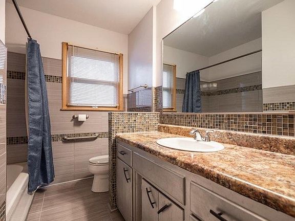 4th image of 4414 N 67th St
