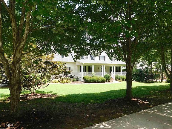 3rd image of 75 Highland Park Way