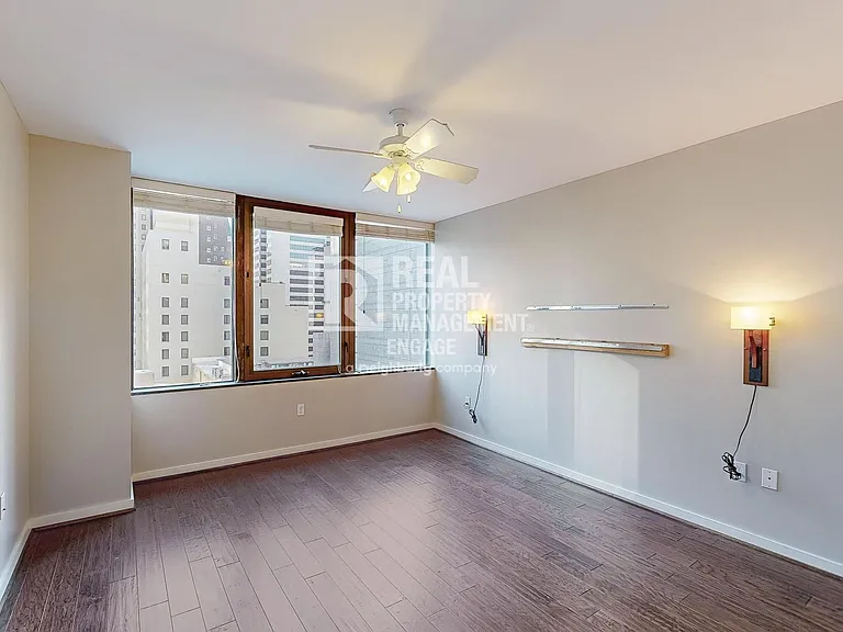 1200 Main St #910 — Photo 33