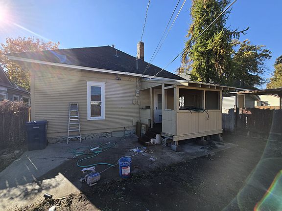 2nd image of 2624 W Broadway Ave