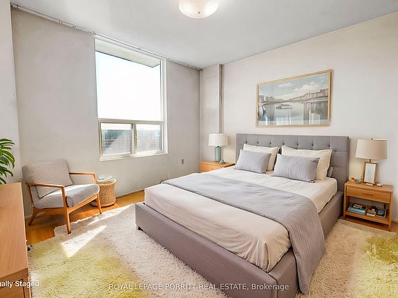 4th image of 1535 Lakeshore Rd E #Penthouse 01