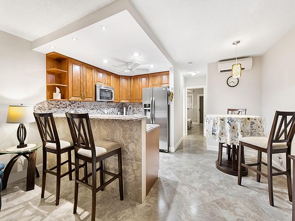 5th image of 2170 NE 51st Court #A9