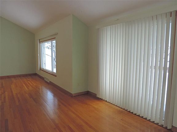 5th image of 4105 Briggs Ave