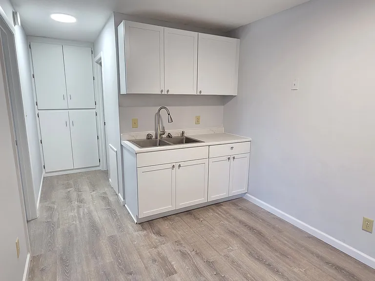 421 1st Ave E #225 — Photo 9