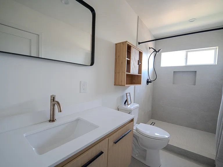 4226 E 15th St #B — Photo 8