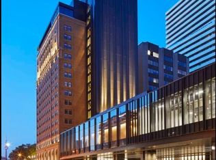 2 Avenue Rd #805, Toronto, ON M5R2E8