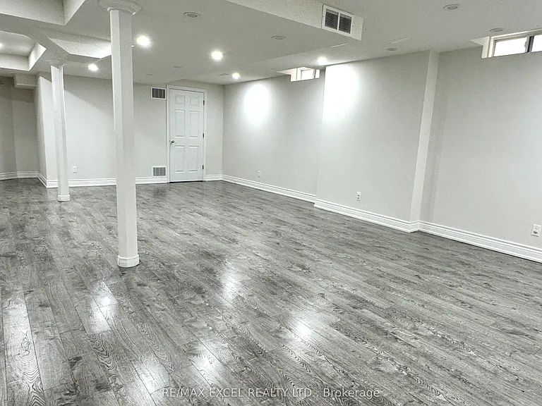 13 Brooksmill Ln — Photo 29
