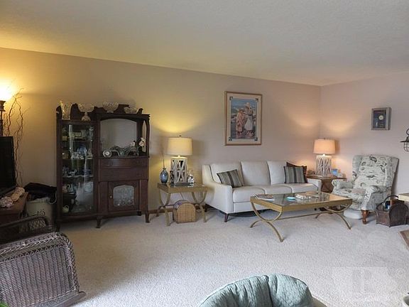3rd image of 660 Briarstone Dr APT 6