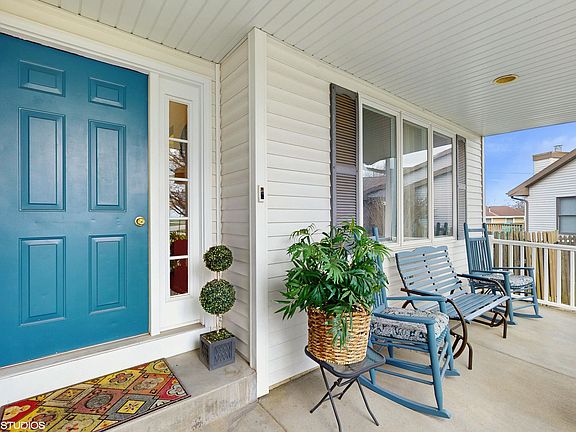 2nd image of 424 Symphony Cir