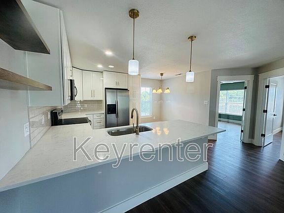 2nd image of 5330 Blue Star Dr