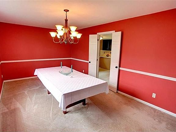 5th image of 1566 Lindenhurst Dr