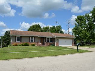 10605 Mathew St, Huntley, IL 60142