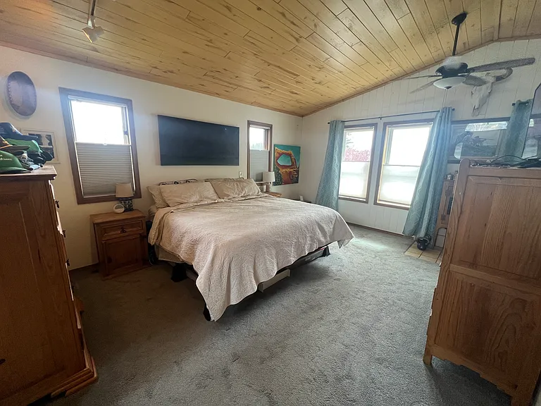 305 Mesa Dr — Photo 11