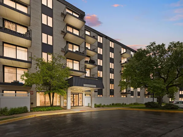9731 N Fox Glen Dr Unit 4C, Niles, IL 60714