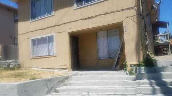 2nd image of 4458 Macarthur Blvd #A