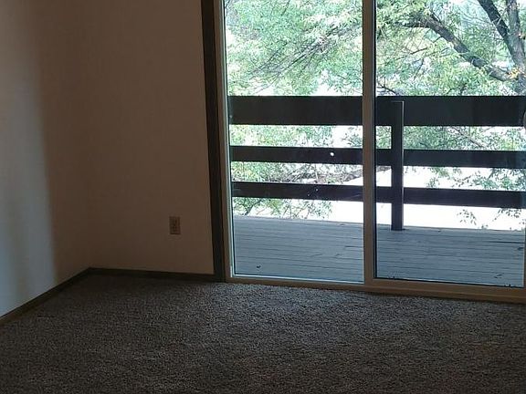 3rd image of 2803 17th Ave S APT 8