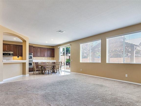 5th image of 25042 Cinnabar Ct