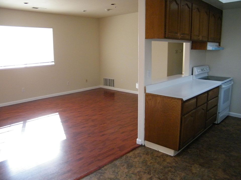2nd image of 2437 W Avenue 135th