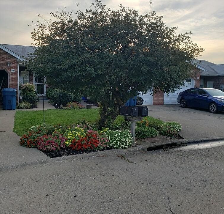 2nd image of 201-307 Fairway Pl #201-307