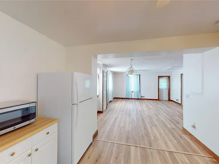 357 Lowden Point Rd — Photo 16