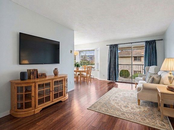 4th image of 2456 Ware St #14