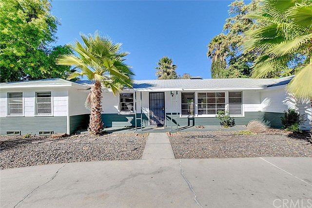 1st image of 41032 Acacia Ave