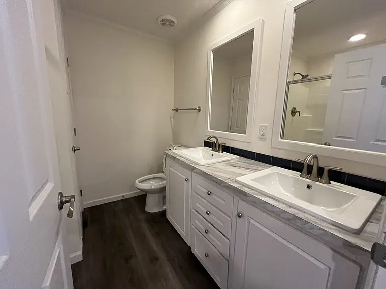 10 Coachlight Ct #63 — Photo 14