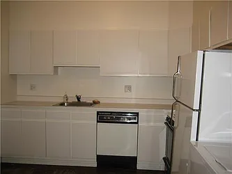 Rented by R New York