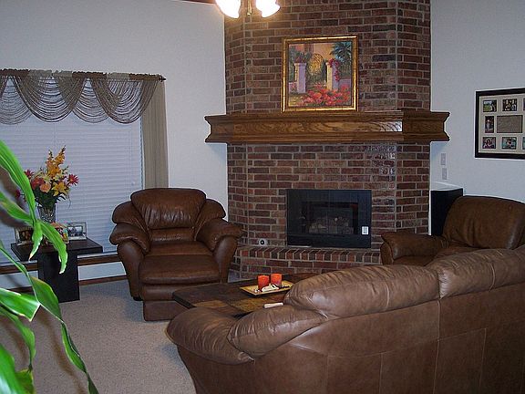 2nd image of 2621 Jefferson Dr