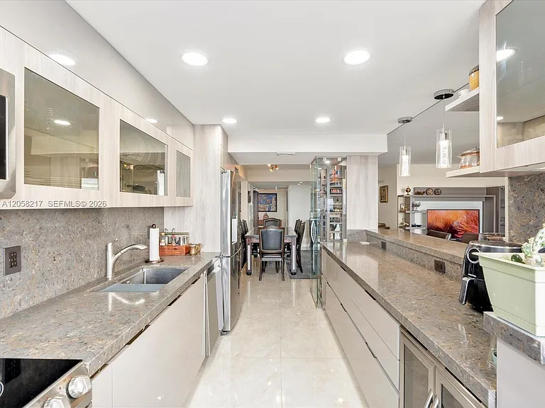 18071 Biscayne Blvd #1401 — Photo 14
