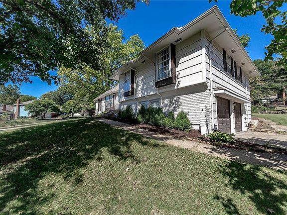 4th image of 3400 Birchwood Dr