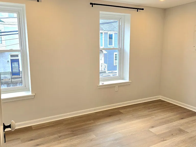 119 Chestnut St #2 — Photo 9