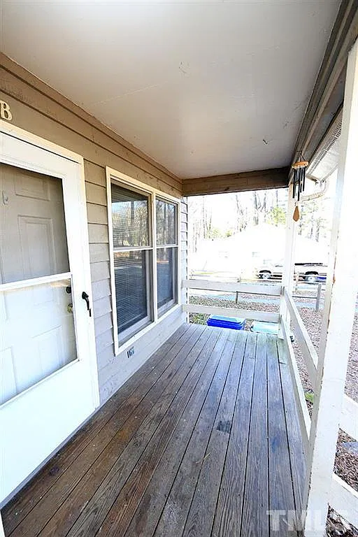 2 bed, 1.5 bath, 900 sqft, $1,500 — Photo 2
