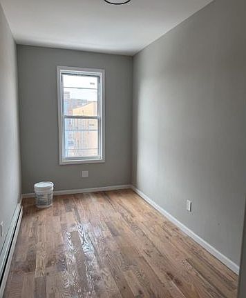 4th image of 1335 Croes Ave Floor 2